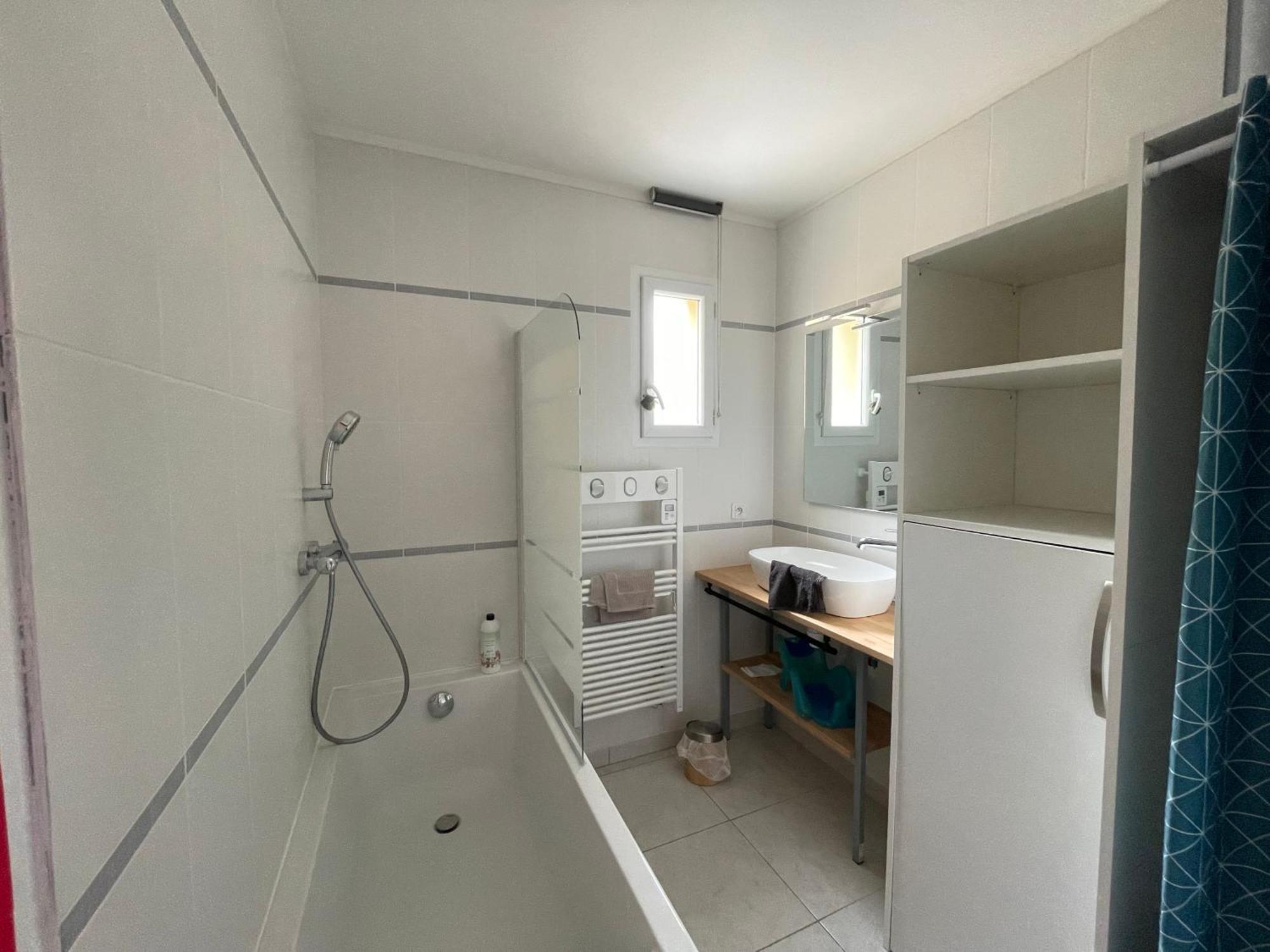 Sweet Omaha Belle Maison Recente Lumineuse Et Cosy Bien Equipee Jardin Clos 15 Mn A Pied Plage Omaha Beach Et Proche De Bayeux & Port En Bessin แซ็งต์-โลร็อง-ซูร์-แมร์ ภายนอก รูปภาพ