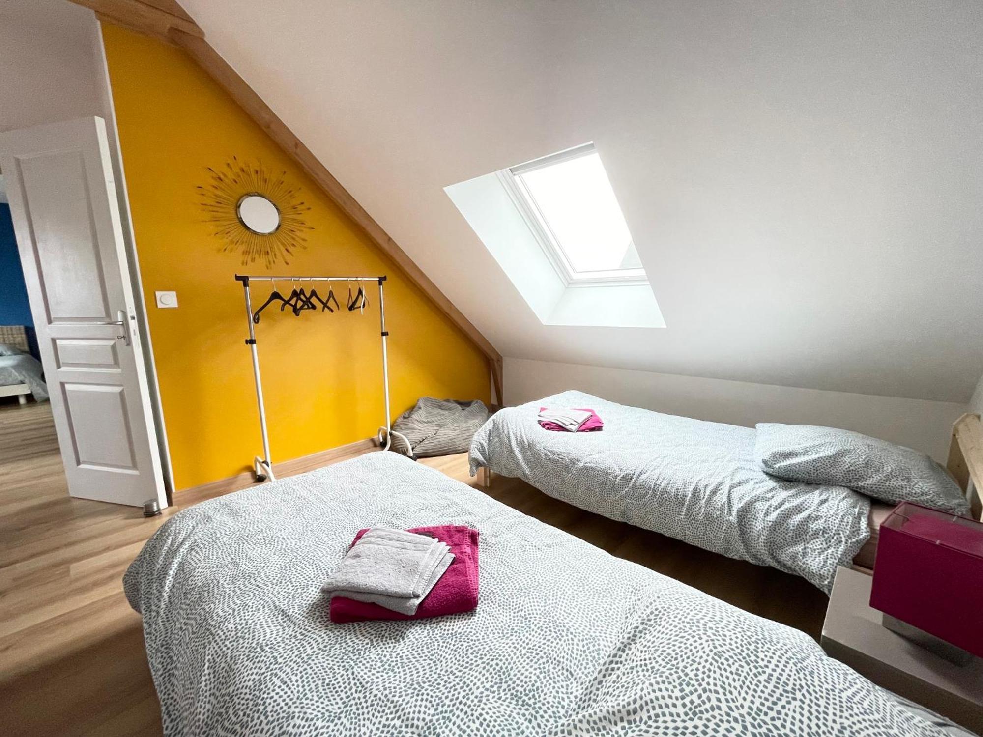 Sweet Omaha Belle Maison Recente Lumineuse Et Cosy Bien Equipee Jardin Clos 15 Mn A Pied Plage Omaha Beach Et Proche De Bayeux & Port En Bessin แซ็งต์-โลร็อง-ซูร์-แมร์ ภายนอก รูปภาพ